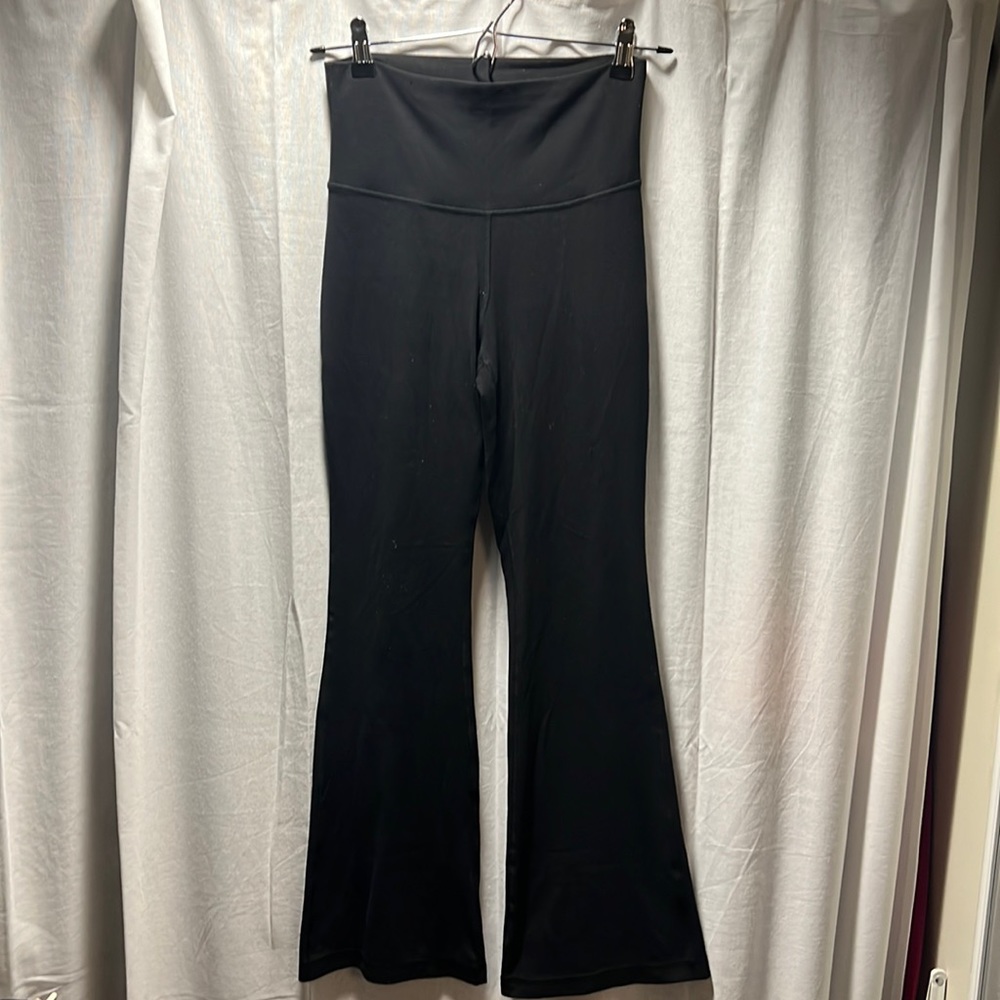 Aritzia TnaBUTTER™ Atmosphere Flare Hi-Rise Legging